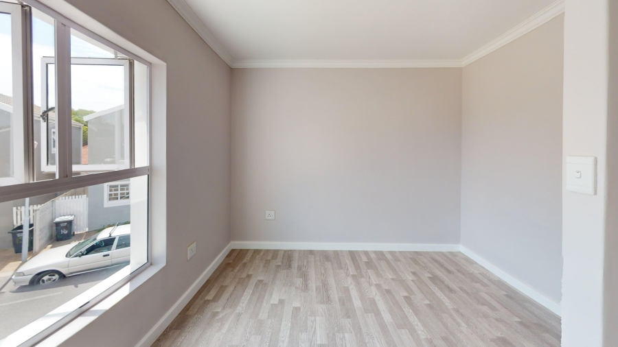 2 Bedroom Property for Sale in Athlone Western Cape